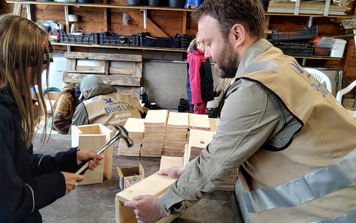 Fuglekassesnekring på Hagefest Fuglekassesnekring på Hagefest