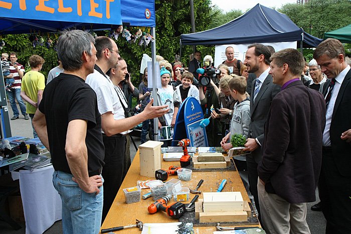 Kronprins Haakon besøker NOFs stand på biomangfolddagen 20. mai 2010