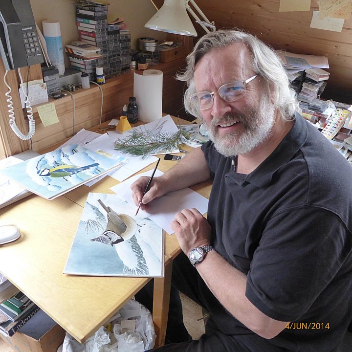 Viggo Ree lager motiver til fuglefrimerker 4. juni 2014 Viggo Ree lager motiver til fuglefrimerker 4. juni 2014