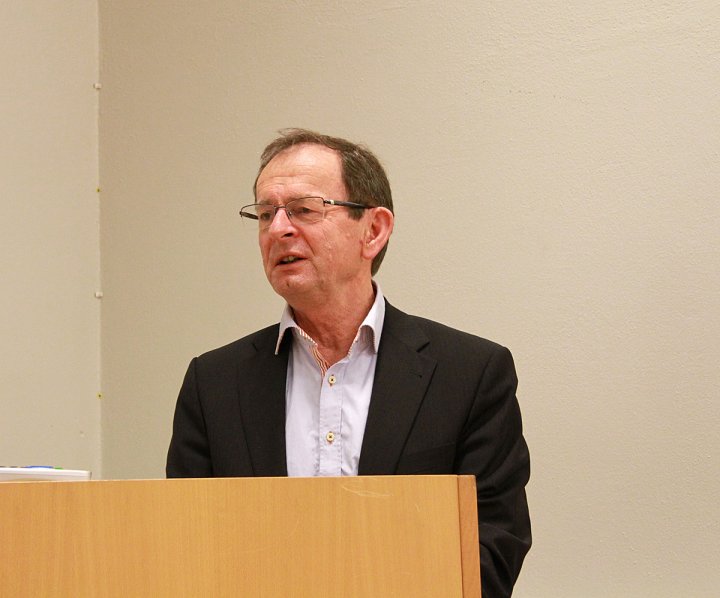 Erling Lae med velkomsttale til Norsk Ornitologisk Forening Erling Lae med velkomsttale til Norsk Ornitologisk Forening