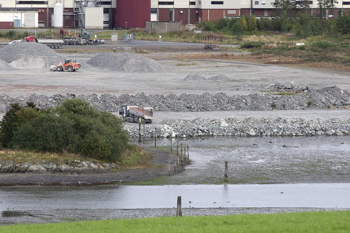 Utfylling av våtmarksområde. Utfylling av våtmarksområde.